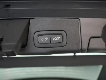 VOLVO XC 60  B5 D AWD Geartronic Inscription Leder Kam