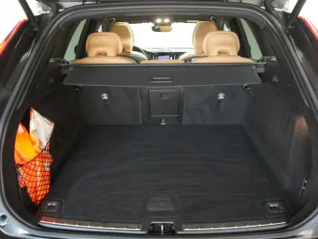 VOLVO XC 60  B5 D AWD Geartronic Inscription Leder Kam