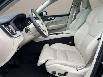 VOLVO XC60 T6 AWD Inscription Expr. SD NAVI LED 18LM