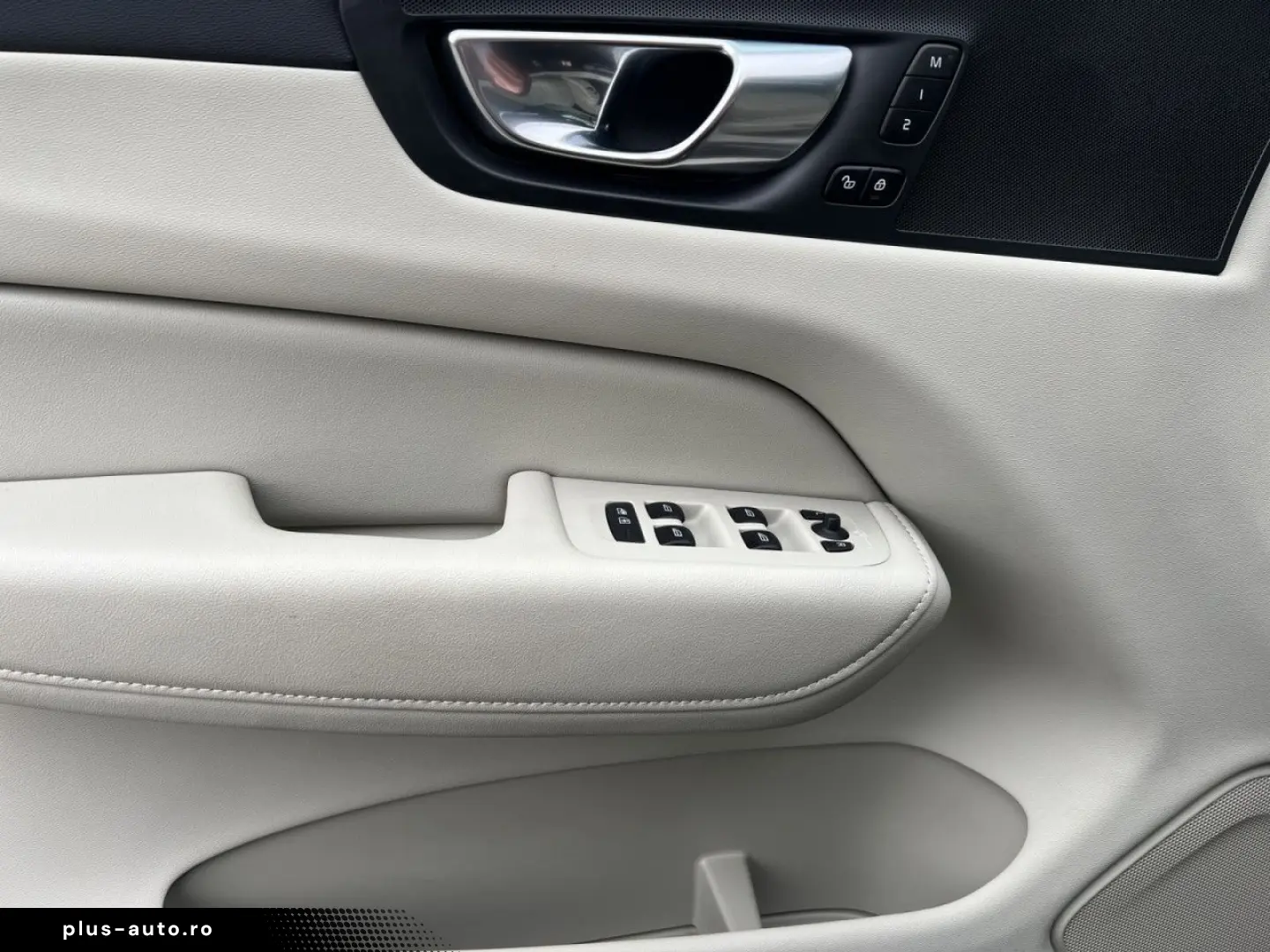 VOLVO XC60 T6 AWD Inscription Expr. SD NAVI LED 18LM