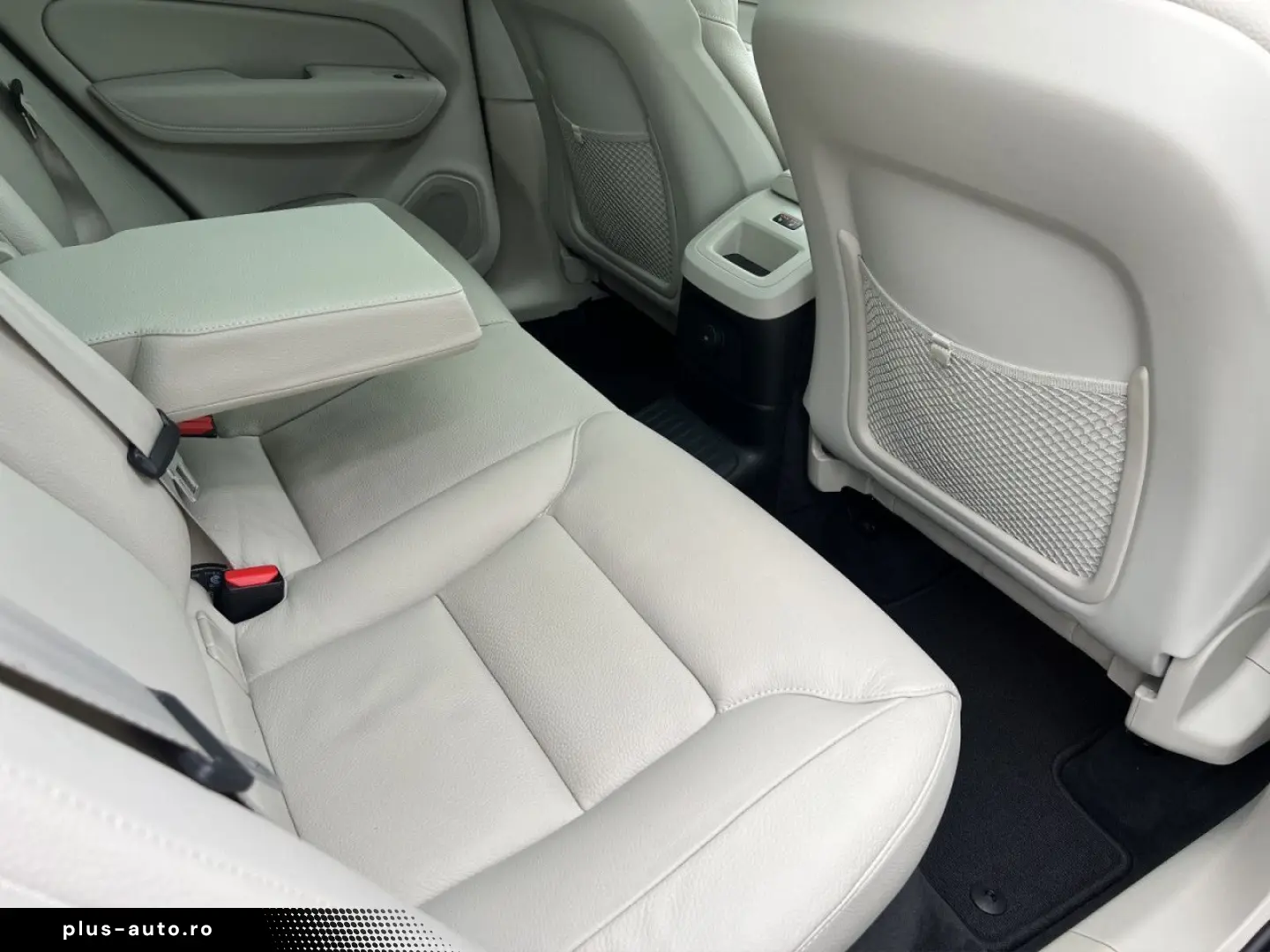 VOLVO XC60 T6 AWD Inscription Expr. SD NAVI LED 18LM