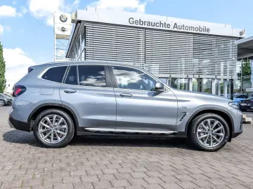 BMW X3 xDrive30e RFK NAVI LED PDC V H DAB Parkass.