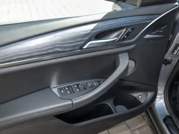 BMW X3 xDrive30e RFK NAVI LED PDC V H DAB Parkass.