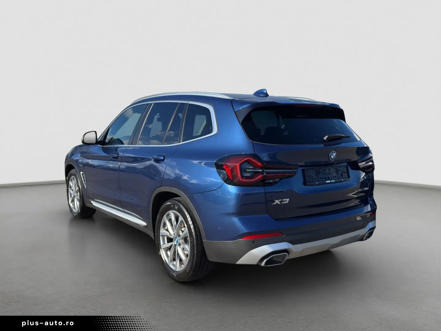 BMW X3 xDrive 30e (Navi LED Pano HUD Leder WLAN)