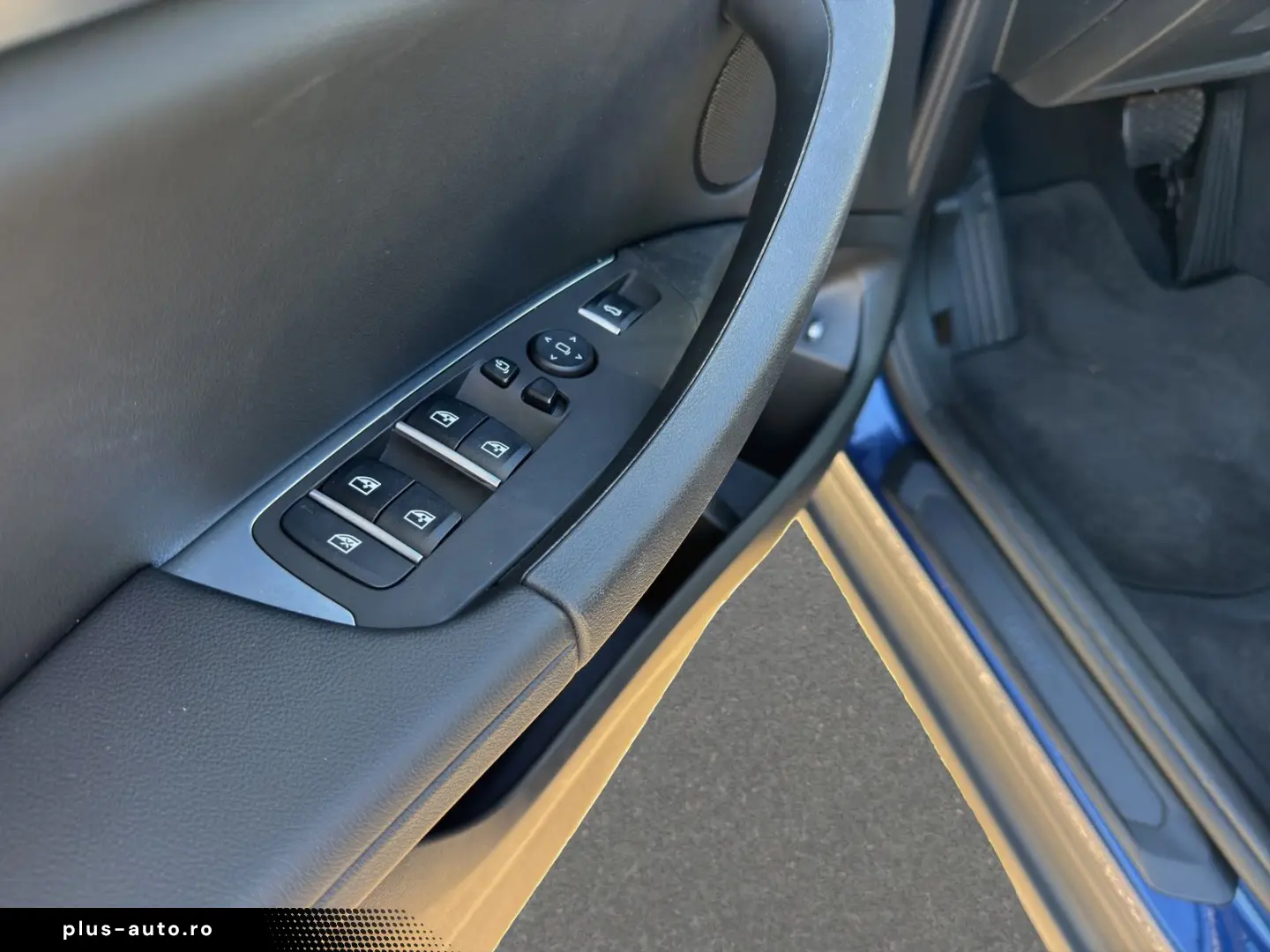 BMW X3 xDrive 30e (Navi LED Pano HUD Leder WLAN)