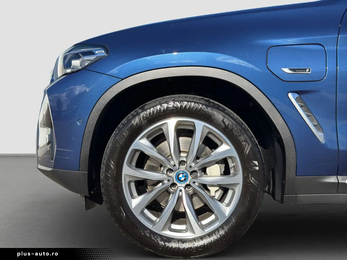 BMW X3 xDrive 30e (Navi LED Pano HUD Leder WLAN)