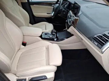 BMW X3 xDrive30e Headup-Display Navi Driving Assista