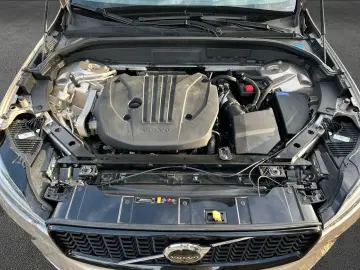 VOLVO XC60 B5 B AWD Plus Dark