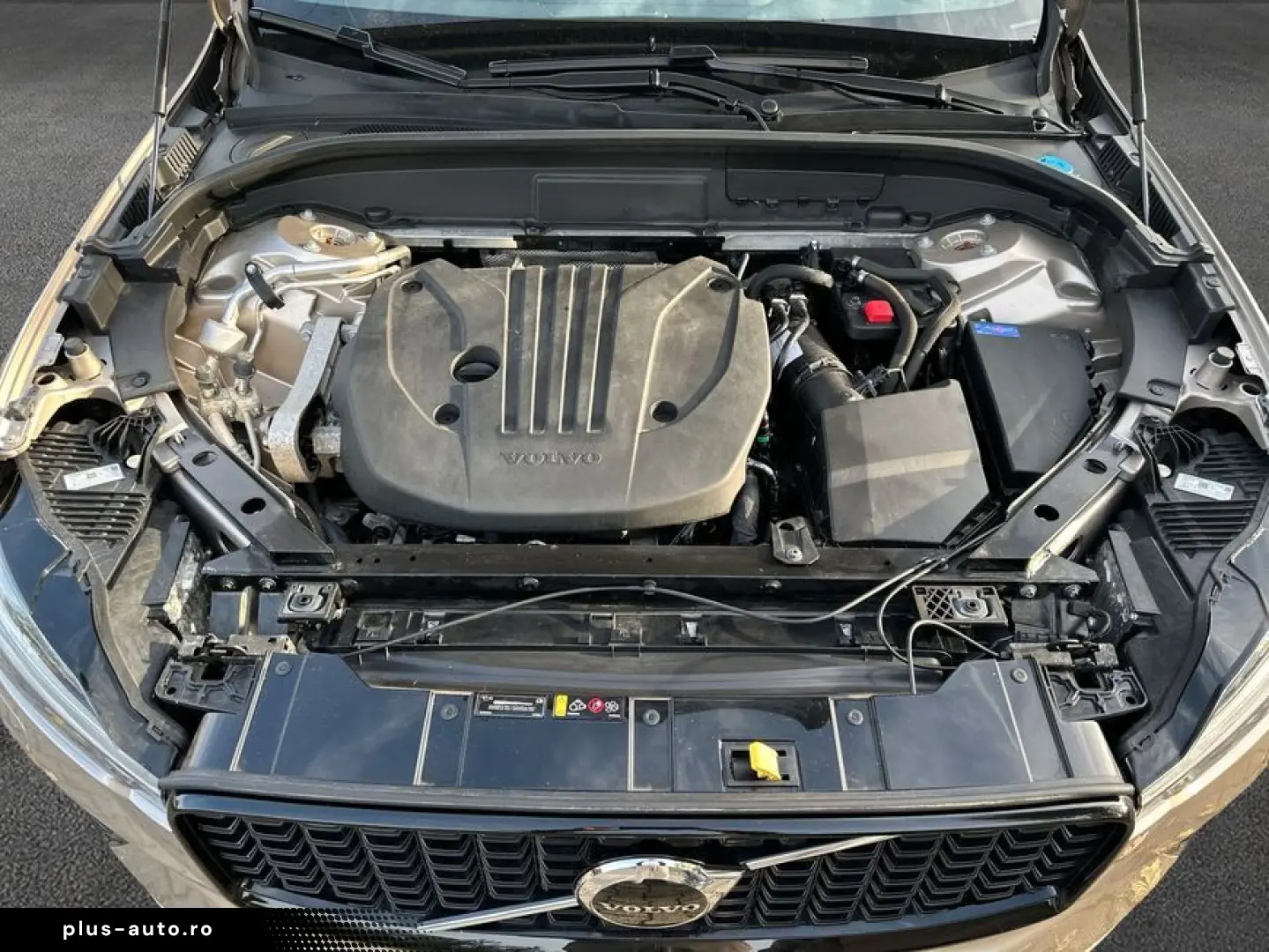 VOLVO XC60 B5 B AWD Plus Dark