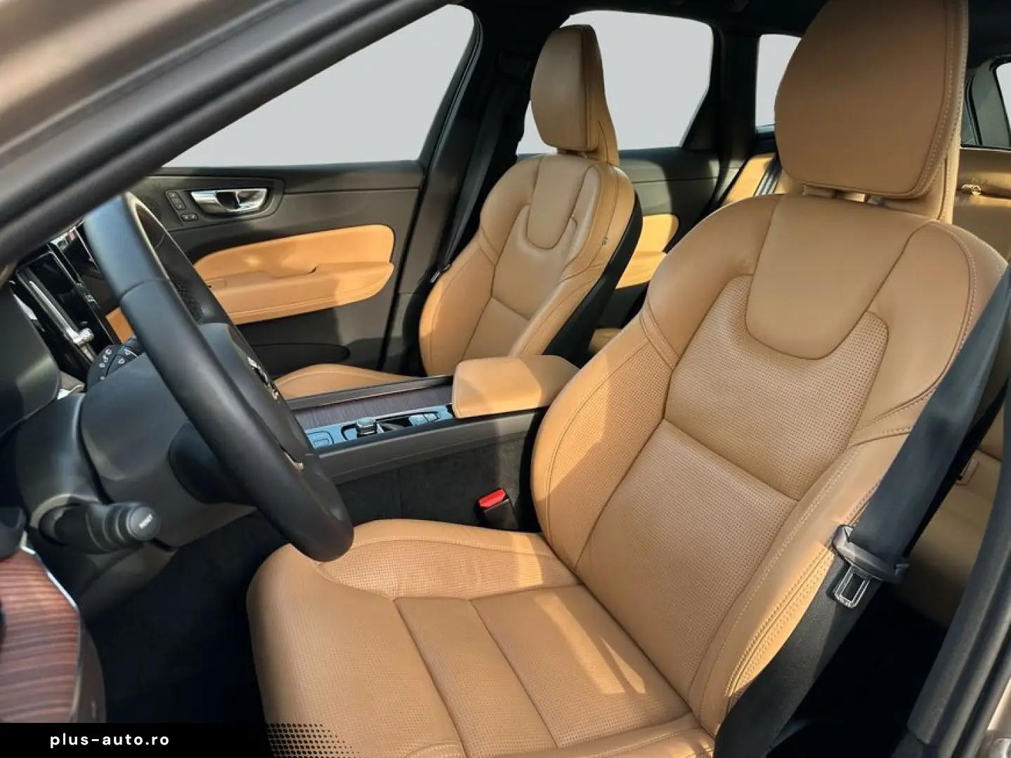 VOLVO XC60 B5 B AWD Plus Dark