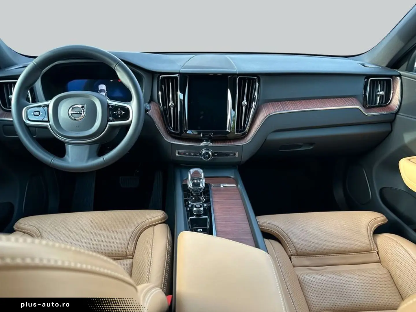 VOLVO XC60 B5 B AWD Plus Dark