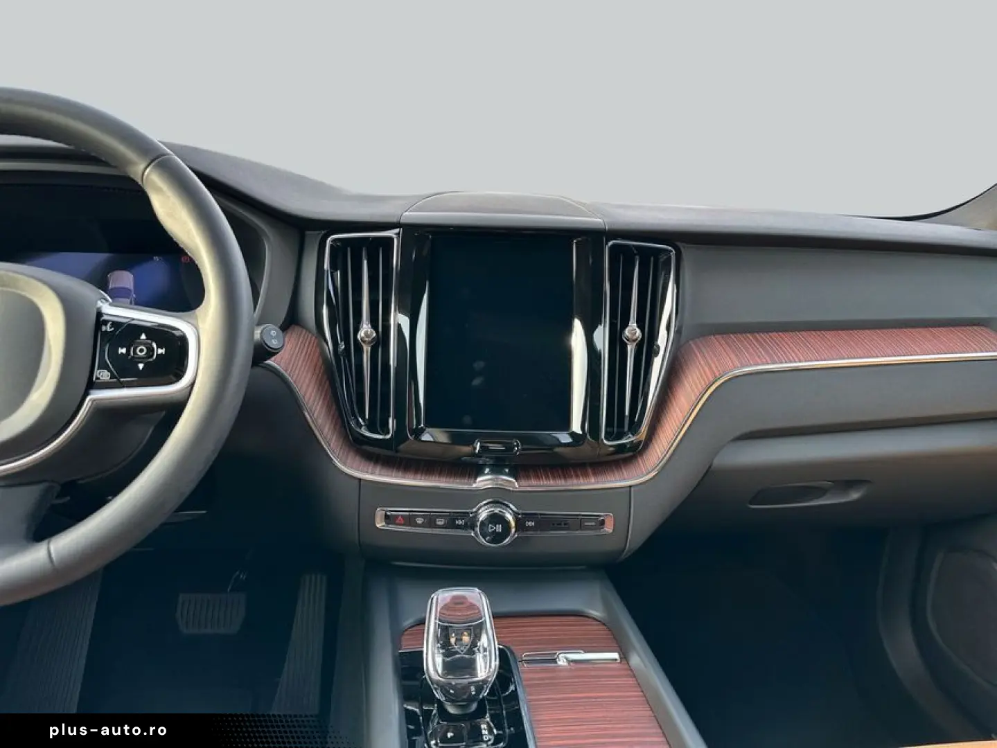 VOLVO XC60 B5 B AWD Plus Dark