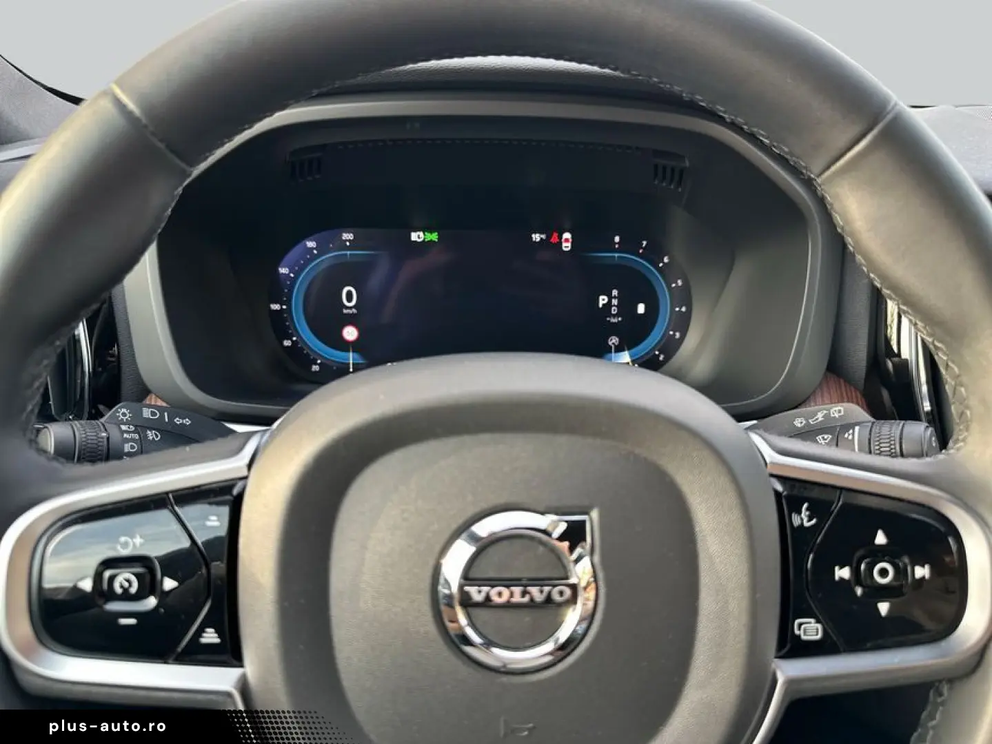 VOLVO XC60 B5 B AWD Plus Dark