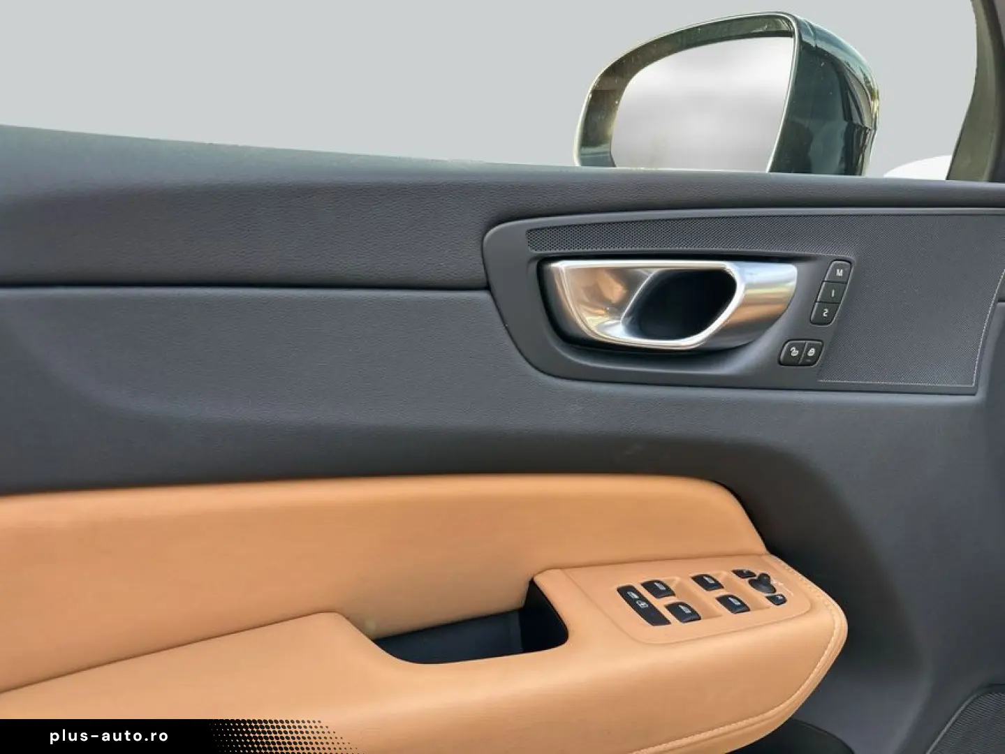 VOLVO XC60 B5 B AWD Plus Dark