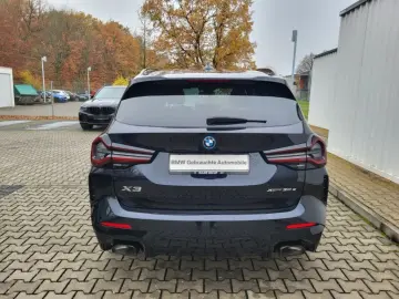 BMW X3 xDrive 30e Sportpaket HUD AHK El. Fondsitzver