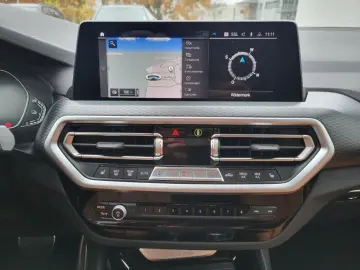 BMW X3 xDrive 30e Sportpaket HUD AHK El. Fondsitzver