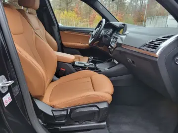 BMW X3 xDrive 30e Sportpaket HUD AHK El. Fondsitzver