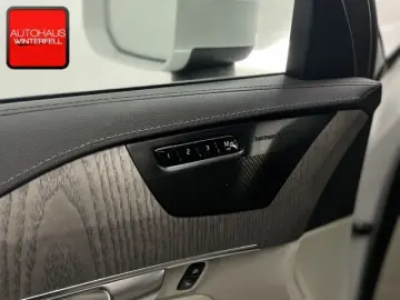 VOLVO XC90 B5 AWD ULTIMATE BRIGHT 7SITZ PANO AHK NUBUK