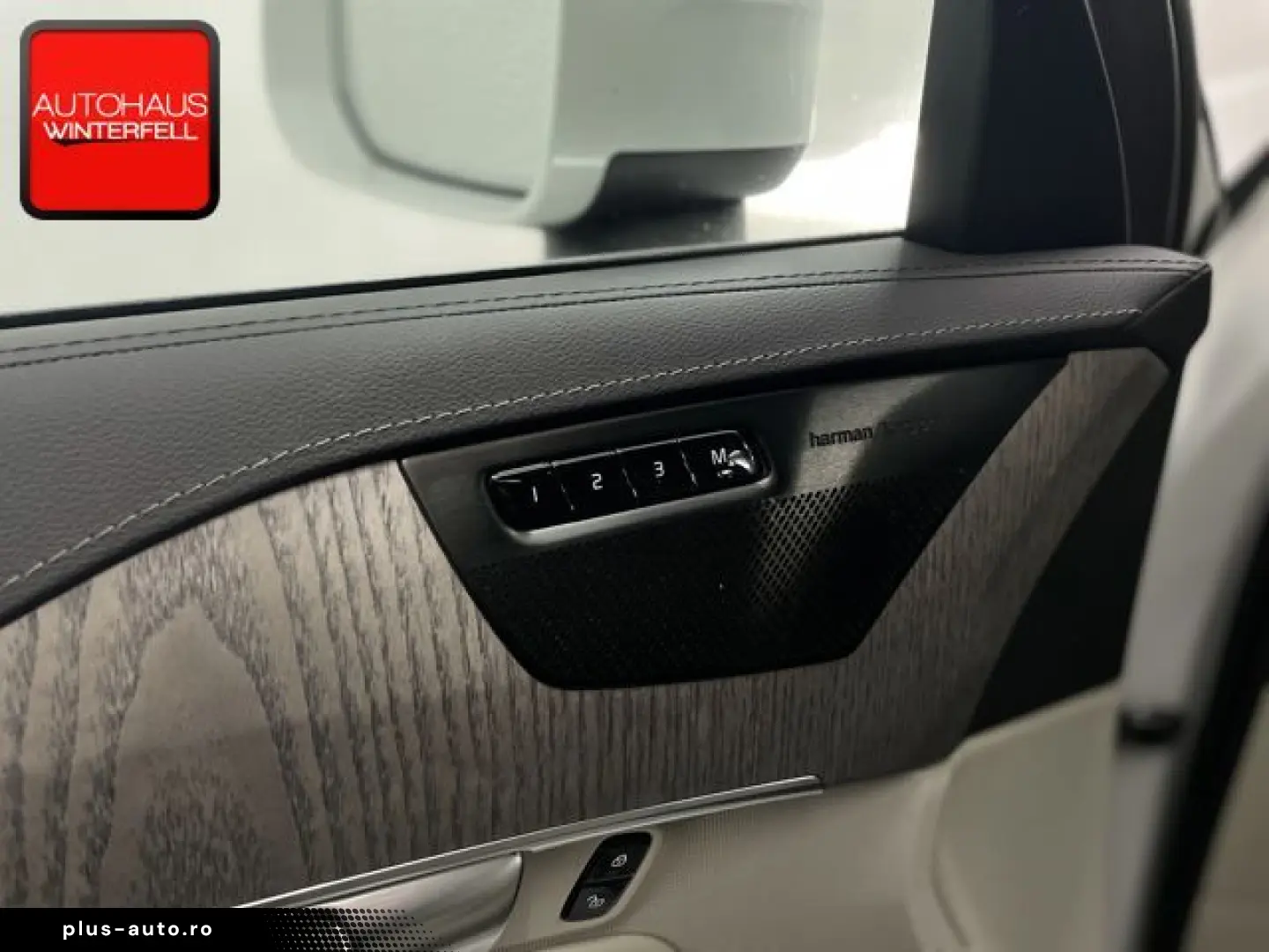 VOLVO XC90 B5 AWD ULTIMATE BRIGHT 7SITZ PANO AHK NUBUK