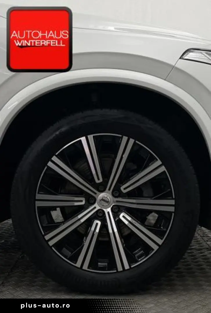 VOLVO XC90 B5 AWD ULTIMATE BRIGHT 7SITZ PANO AHK NUBUK