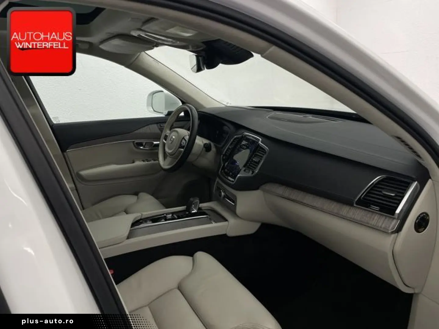 VOLVO XC90 B5 AWD ULTIMATE BRIGHT 7SITZ PANO AHK NUBUK