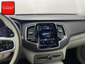 VOLVO XC90 B5 AWD ULTIMATE BRIGHT 7SITZ PANO AHK NUBUK