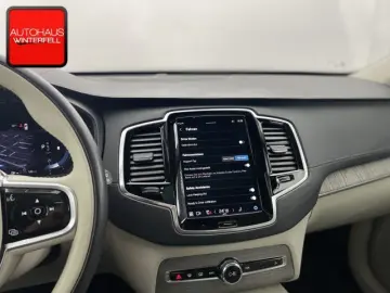 VOLVO XC90 B5 AWD ULTIMATE BRIGHT 7SITZ PANO AHK NUBUK