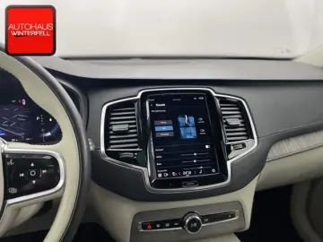 VOLVO XC90 B5 AWD ULTIMATE BRIGHT 7SITZ PANO AHK NUBUK