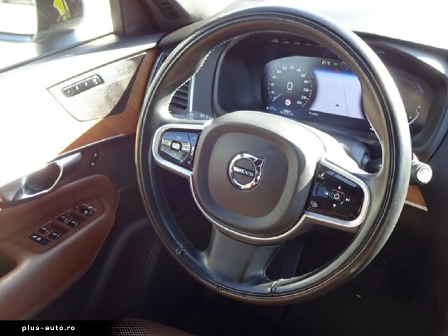 VOLVO XC90 T8 R Design Plug-In AHK Luftfw HUD ACC 22