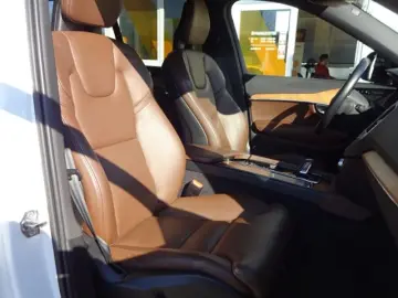 VOLVO XC90 T8 R Design Plug-In AHK Luftfw HUD ACC 22