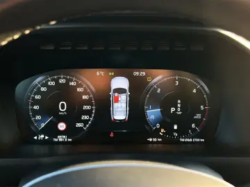 VOLVO XC90 B5 R-Design AHK Pano Four-C StHz HuD 22Zoll