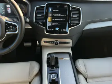 VOLVO XC90 B5 R-Design AHK Pano Four-C StHz HuD 22Zoll
