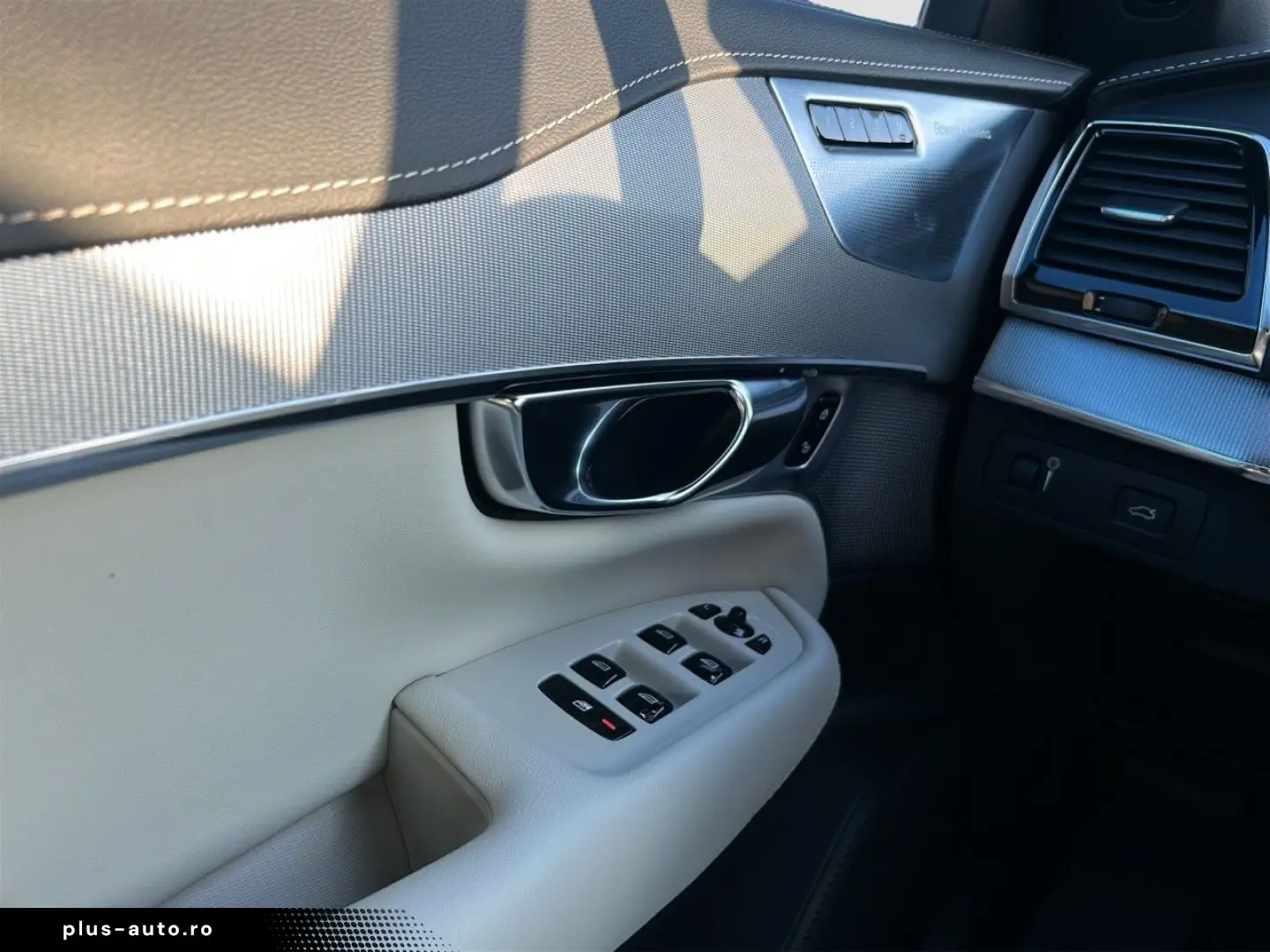 VOLVO XC90 B5 R-Design AHK Pano Four-C StHz HuD 22Zoll