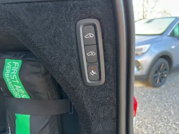 VOLVO XC90 B5 R-Design AHK Pano Four-C StHz HuD 22Zoll