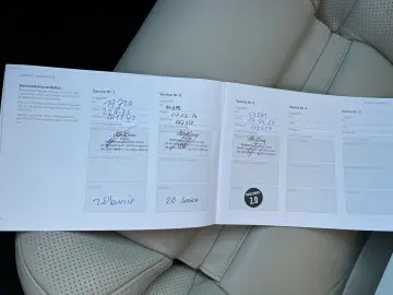 VOLVO XC90 B5 R-Design AHK Pano Four-C StHz HuD 22Zoll