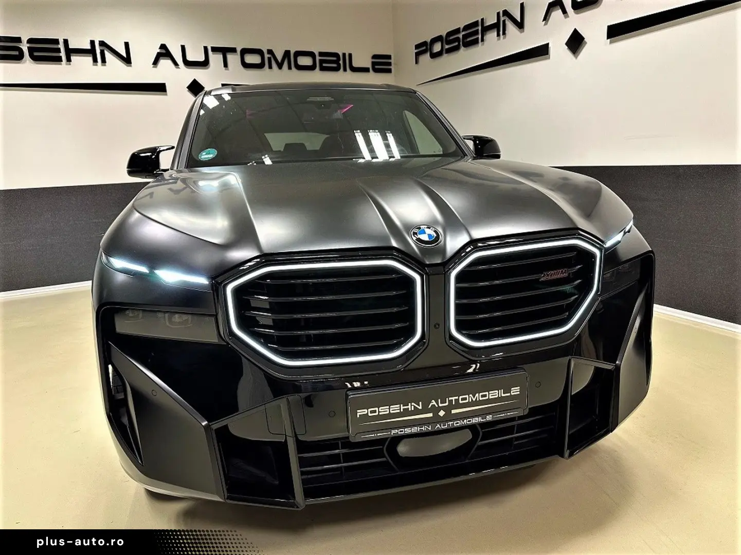 BMW XM Label Red Carbon B&W Black Frozen 23 Zoll AHK