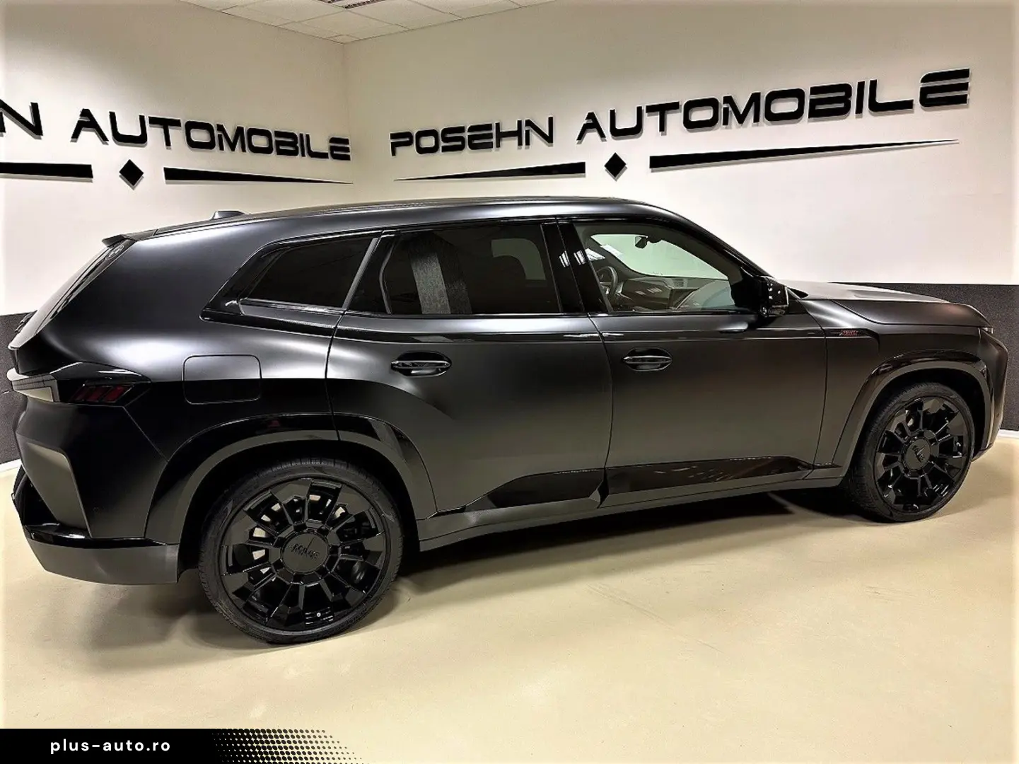 BMW XM Label Red Carbon B&W Black Frozen 23 Zoll AHK