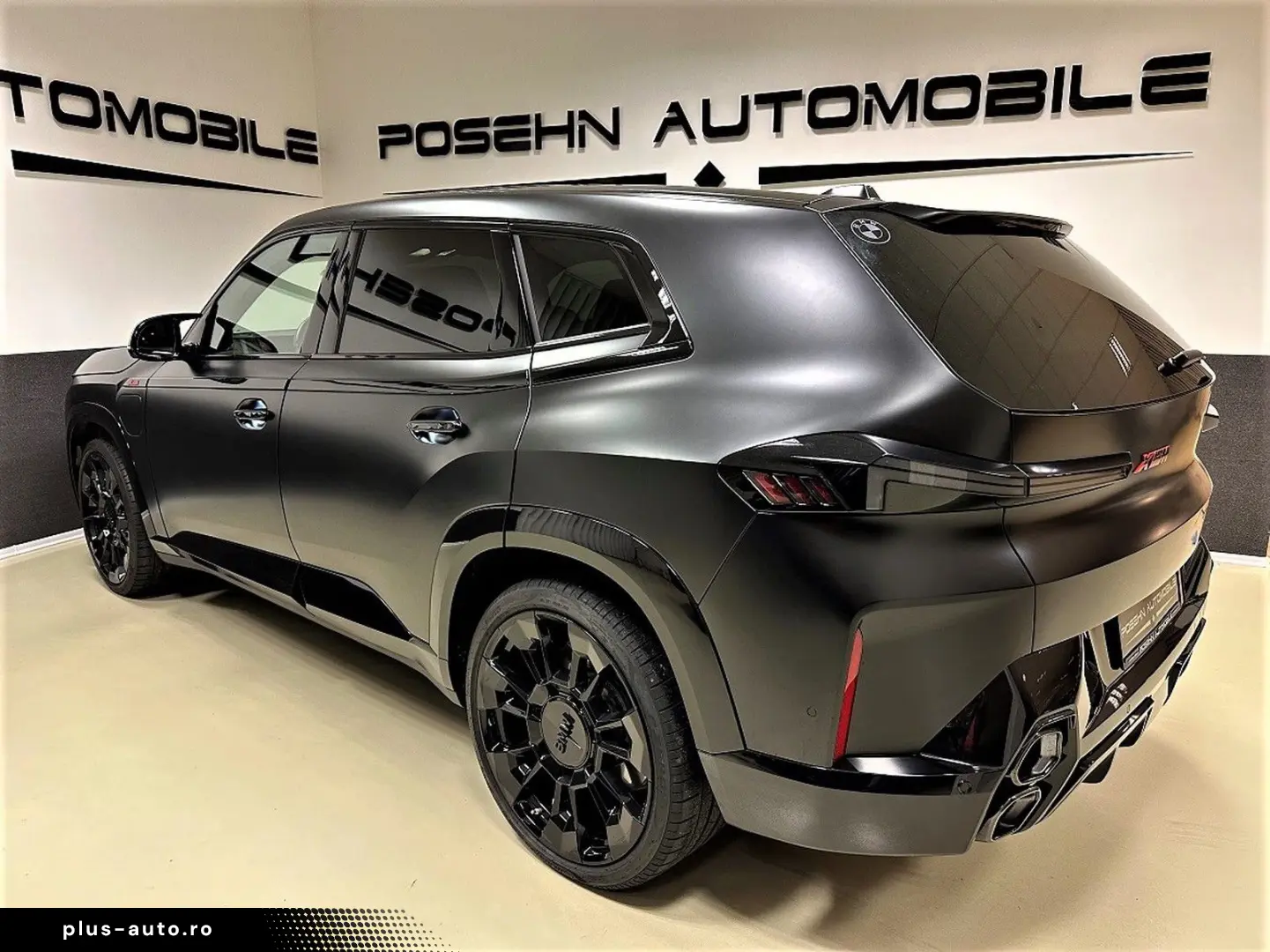 BMW XM Label Red Carbon B&W Black Frozen 23 Zoll AHK