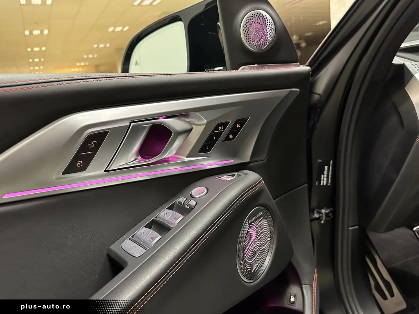 BMW XM Label Red Carbon B&W Black Frozen 23 Zoll AHK