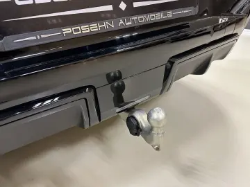 BMW XM Label Red Carbon B&W Black Frozen 23 Zoll AHK