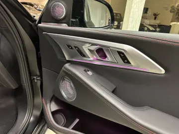 BMW XM Label Red Carbon B&W Black Frozen 23 Zoll AHK