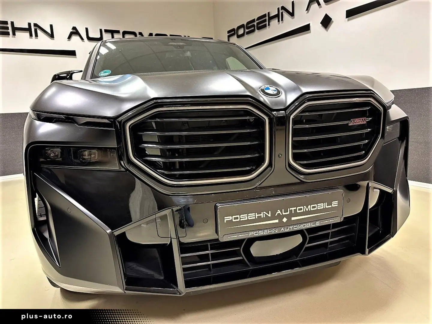 BMW XM Label Red Carbon B&W Black Frozen 23 Zoll AHK