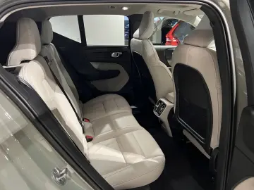 VOLVO XC40 B5 Ultimate Bright AWD ACC BLIS 360  AHK