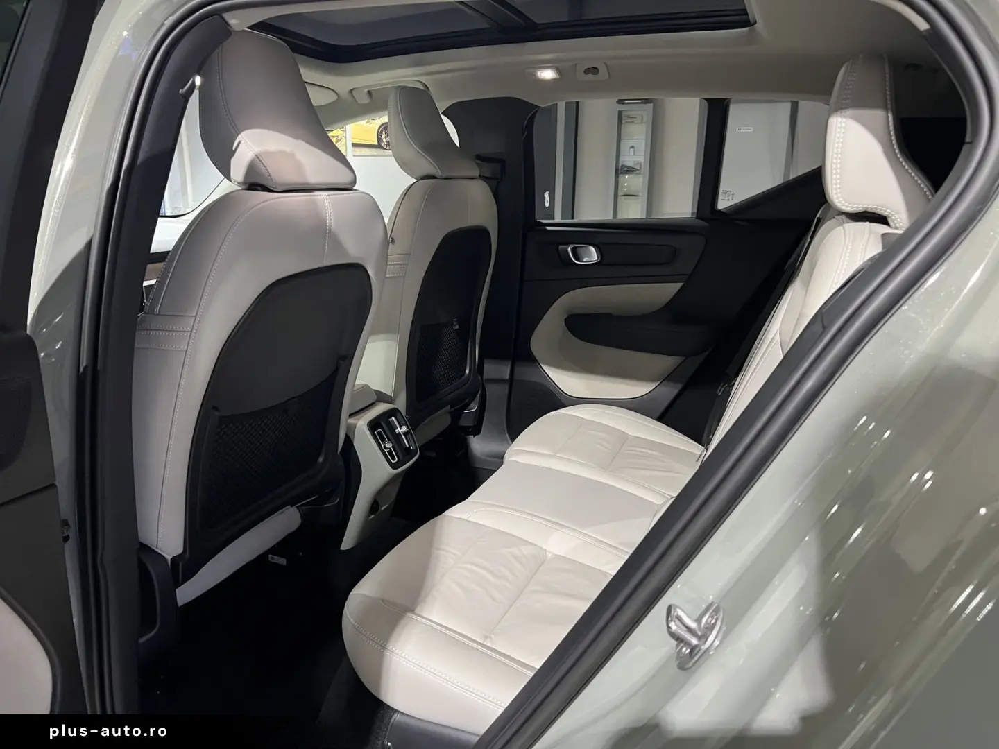 VOLVO XC40 B5 Ultimate Bright AWD ACC BLIS 360  AHK