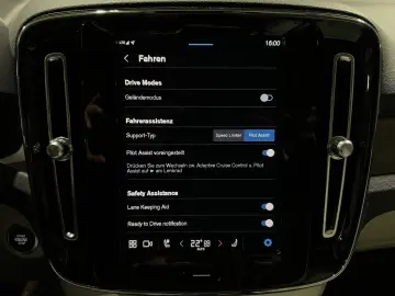 VOLVO XC40 B5 Ultimate Bright AWD ACC BLIS 360  AHK