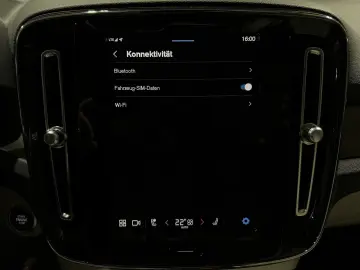 VOLVO XC40 B5 Ultimate Bright AWD ACC BLIS 360  AHK