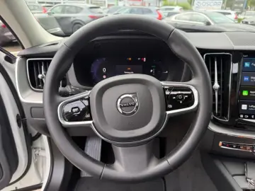 VOLVO XC60 T6 AWD Recharge Plus Dark Fahrerassistenz-P