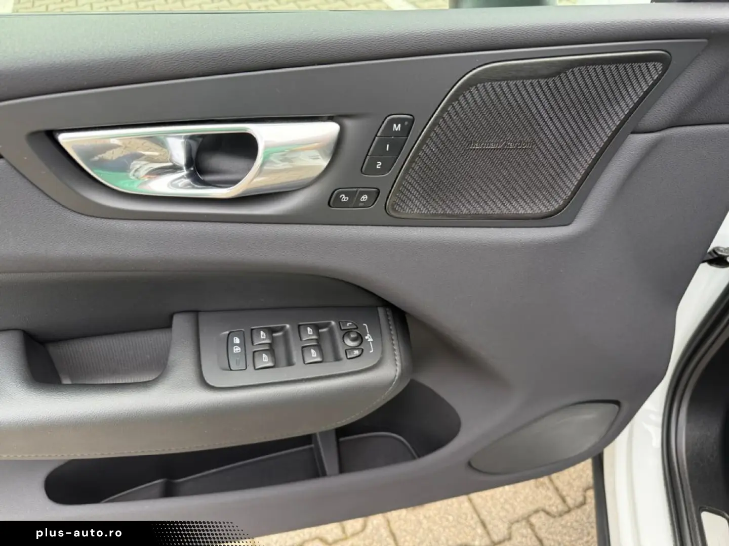 VOLVO XC60 T6 AWD Recharge Plus Dark Fahrerassistenz-P