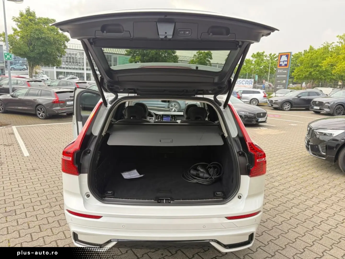 VOLVO XC60 T6 AWD Recharge Plus Dark Fahrerassistenz-P