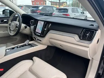 VOLVO XC60 T8 Ultimate Plug-InHybrid AWD Panorama